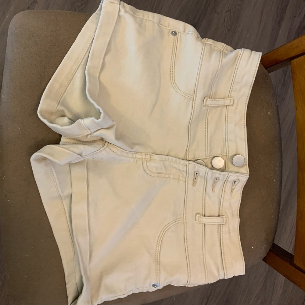 EUC No Boundaries button-up mid-rise khaki shorts